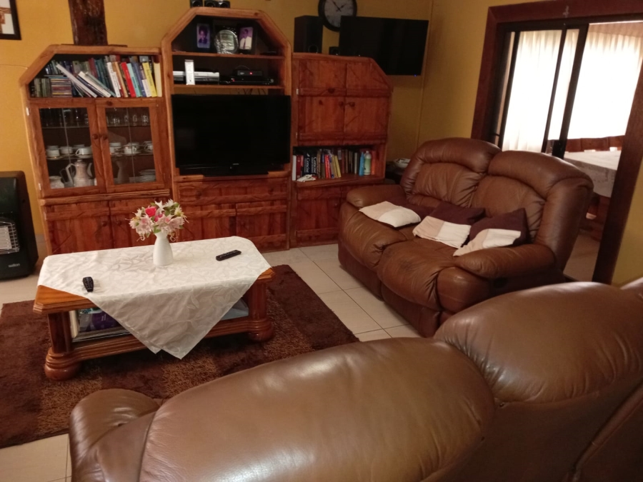 3 Bedroom Property for Sale in Oranjeville Free State